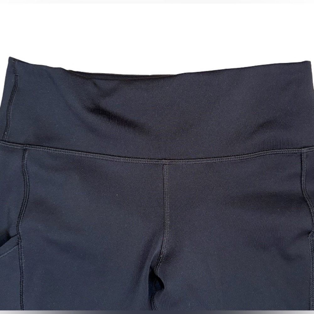 NIKE DriFit Epic LUX black Capri Leggings women’s size medium - side pockets - Picture 9 of 17